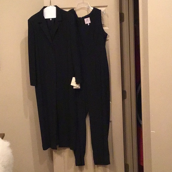 Woman’s pant/jumper suit and jacket. Fattaneh Bahari. Black, 16. - Picture 4 of 15